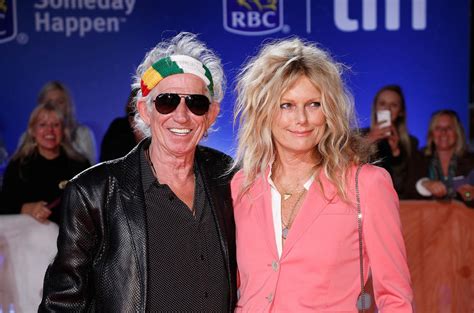 Keith Richards & Wife Patti Hansen Recreate Wedding Kiss, Celebrate 39 ...