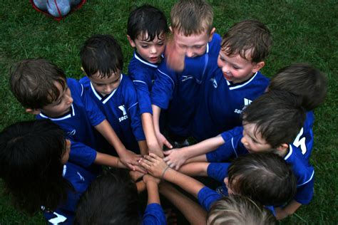 Best Team Building Exercises for Kids | Rock Paper Team