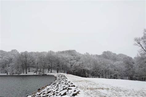 Leeds hour-by-hour weather forecast as city braced for sub-zero temperatures with snow warning ...