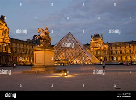 Pyramid Entrance to Louvre Stock Photo - Alamy