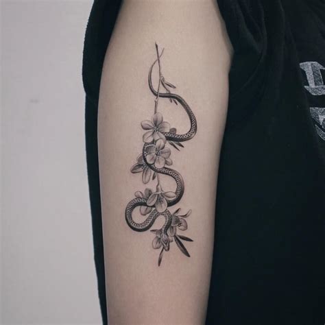 🌸🐍🌸 snake and flower tattoo by @zipinblack | Snake tattoo design, Snake ...