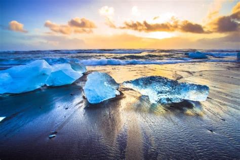 Diamond Beach Iceland: A Year-Round Spectacle