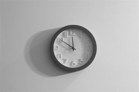 Black and White Wall Clock · Free Stock Photo