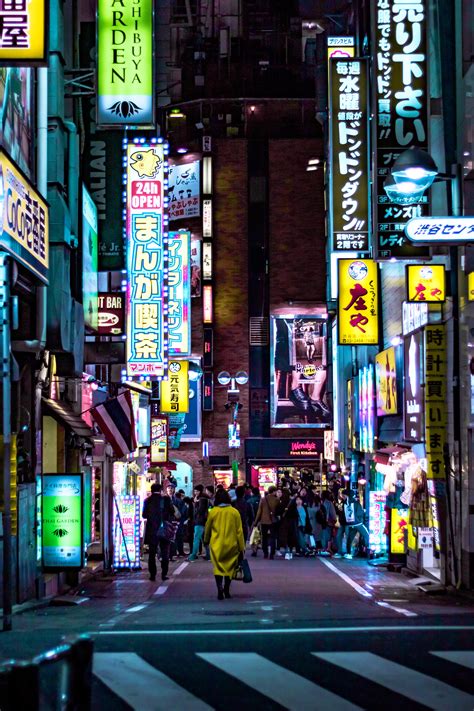 Shibuya Nightlife. : r/pics