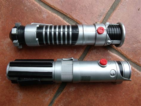 2x Star Wars Lightsaber Hasbro 2002 2004 C-029A Darthvader Red Skywalker Blue | #1776868201