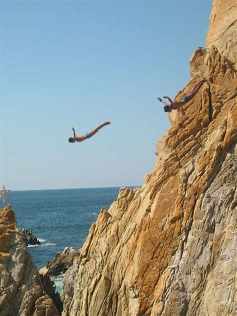 Acapulco Cliff Divers and Their Daring Feats - WanderWisdom