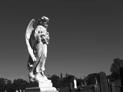 10 Famous Angel Tombstones In the History You Must See