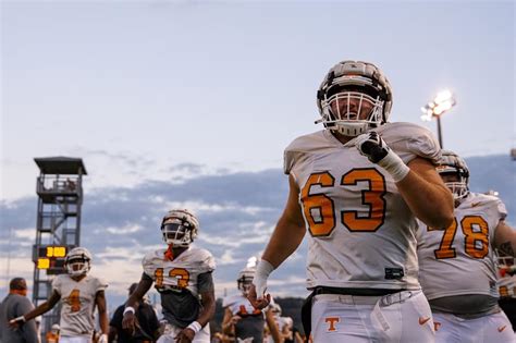 PHOTO GALLERY: UT Football Open Week Practice | WIVK-FM