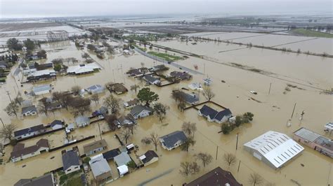 Storm heading to California renews fears of flooding - CBS News