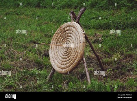 Ancient bow arrow hi-res stock photography and images - Alamy