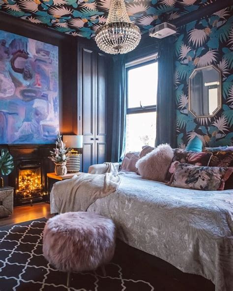 38 Unique And Bold Maximalist Bedroom Decor Ideas - DigsDigs