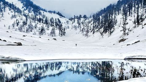 KARERI LAKE TREK IN MARCH | SNOW TREKKING HIMACHAL PRADESH 🏔️🗻⛰️🌄 ...