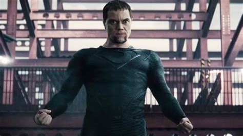 Michael Shannon says Zod will have flipper hands in Batman V Superman