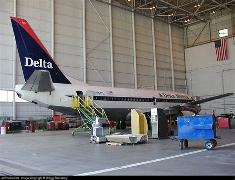 N225DL | Boeing 737-35B | Delta Shuttle | Gregg Stansbery | JetPhotos