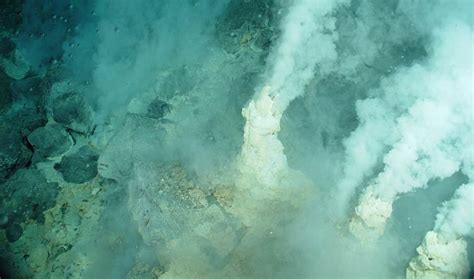 A Crucial Ingredient in Early Life May Have Gushed Out of Deep-Sea Vents | Inside Science