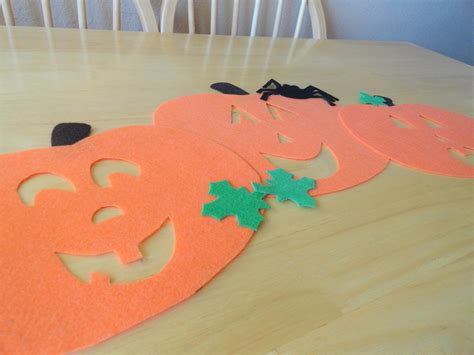 Felt Pumpkin Fall Table Runner Pattern | Sew Simple Home