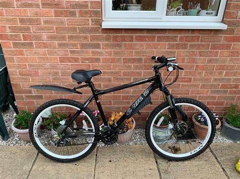 Carrera halfords adults mountain bike | in Selby, North Yorkshire | Gumtree