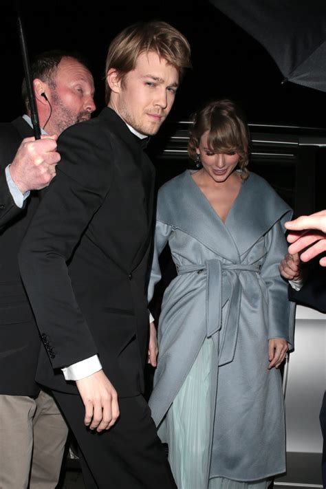 Taylor Swift engaged to Joe Alwyn: report