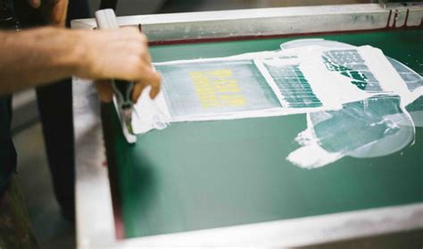 A Brief History of T-Shirt Screen Printing | Everpress