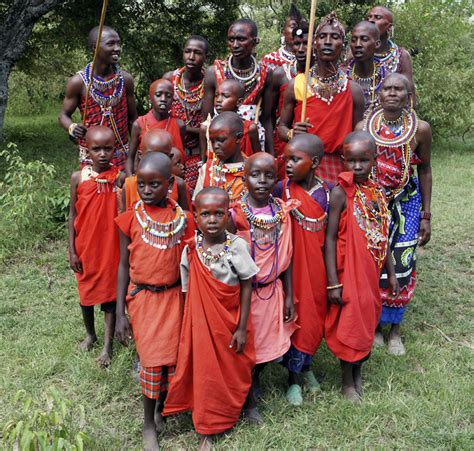 Enkipaata, Eunoto y Olng’esherr: tres ritos de paso masculinos de la comunidad masai ...