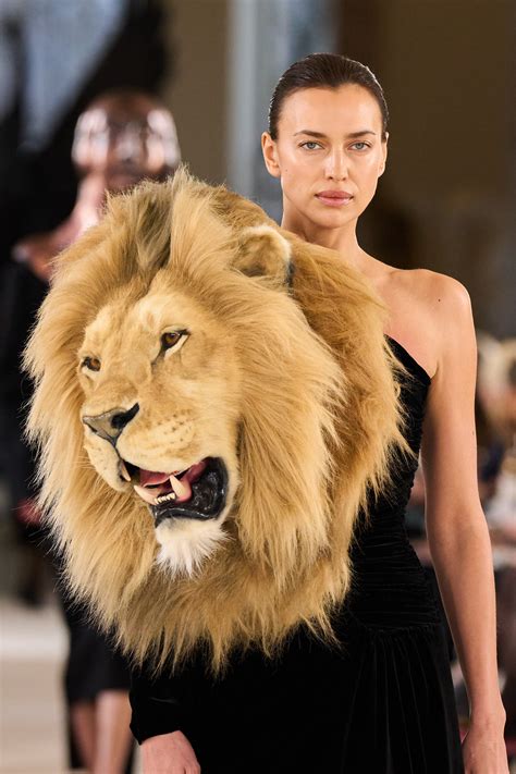 Fear Not: The Lion on Kylie Jenner’s Schiaparelli Dress Is Fake | Vogue