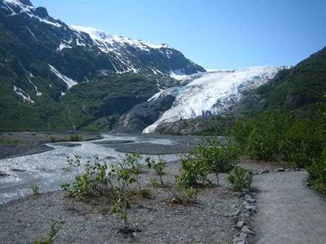 Alaska tourism threatened as iconic glaciers melt away