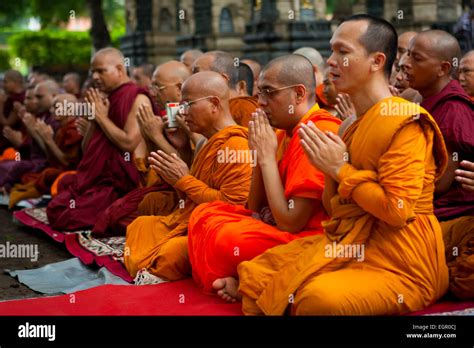 International Buddhist Monks Pray At Mahabodhi Temple Bodh Gaya India | My XXX Hot Girl