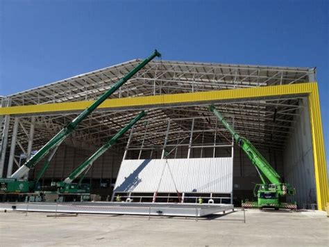 Metal Aircraft Hangar - Metal Hangars (Commercial & Industrial)