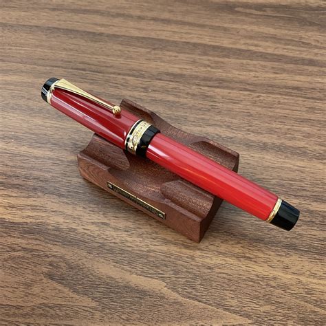 Ultra Luxury Options: The Pilot Custom Urushi Fountain Pen — The ...