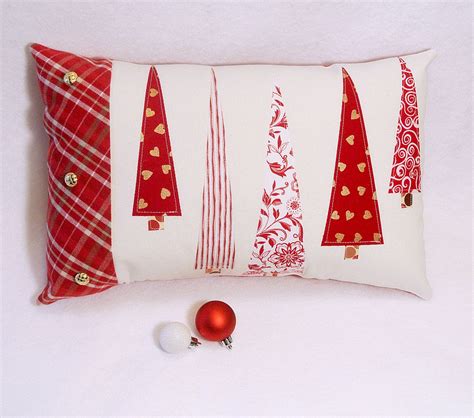 Another Collection of 17 Christmas Pillow Designs Christmas Pillows Diy ...