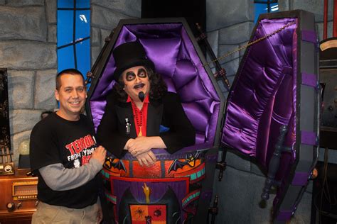 CELEBRITY INTERVIEW: Horror Host Svengoolie (aka Rich Koz) - David's Basement of the Bizarre