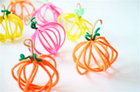 diy: pipe cleaner pumpkins | CAKIES