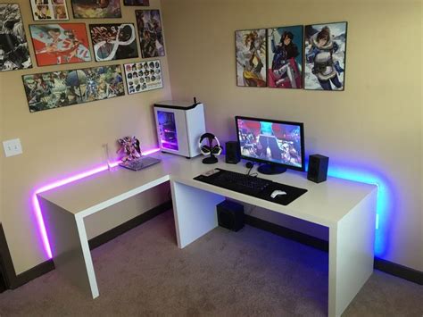 New Apartment New Setup. My Black/White Battlestation | Gaming room ...