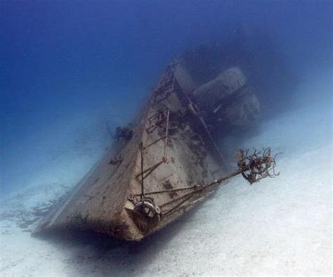 10 Amazing Sunken Ships in the World