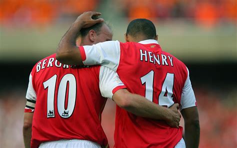 2K, Footballers, Thierry Henry, Dennis Bergkamp, Arsenal, soccer HD Wallpaper