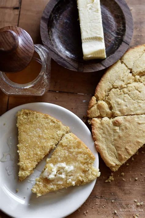 Old Fashioned Iron Skillet Cornbread Recipe - Rocky Hedge Farm