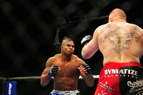 Alistair Overeem def. Brock Lesnar at UFC 141: Best photos | MMA Junkie