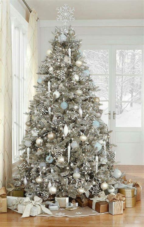 48 Stunning White Christmas Tree Ideas To Decorate Your Interior - PIMPHOMEE