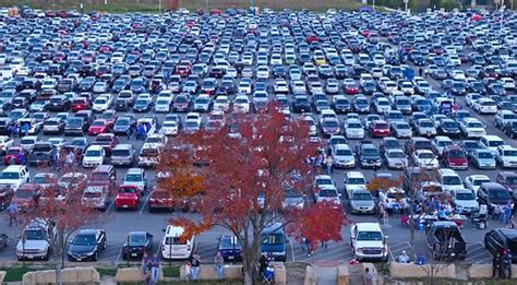parking lot | Kauffman stadium | Dean Hochman | Flickr