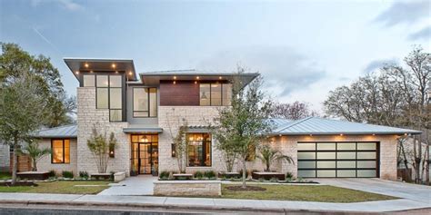 Contemporary Texas Residence Combines Antique Touches With Cool Blue Accents