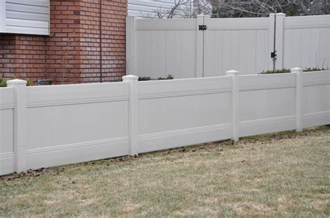 3 ft Privacy Fences | Crown Vinyl Fence