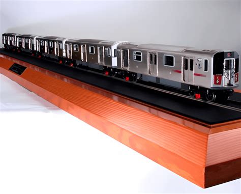 R142A Subway model train in HO Scale 1:87 : r/nycrail