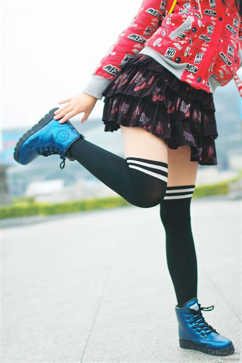 Free Images : shoe, winter, bokeh, blur, girl, cute, boot, leg, pattern ...