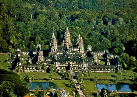 Angkor Wat | STONES OF HISTORY