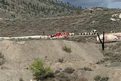 Kamloops fire crews battling grassfire at Tk'émlups | iNFOnews | Thompson-Okanagan's News Source