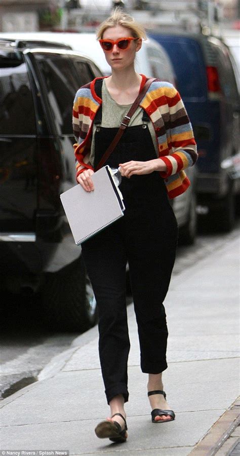 So many colours! Elizabeth Debicki was spotted out and about in New ...