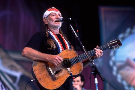 Willie Nelson's 'Teatro,' 'Spirit' Albums to Get Vinyl Release