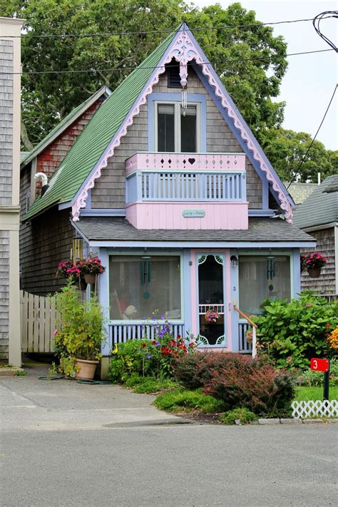 The Gingerbread Cottages at Oak Bluffs Campground | Oak bluffs, Cottage, Vineyard vacation