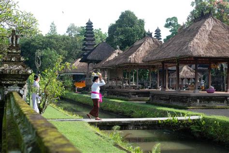 Taman Ayun Temple: A Beautiful Garden Temple - NOW! Bali