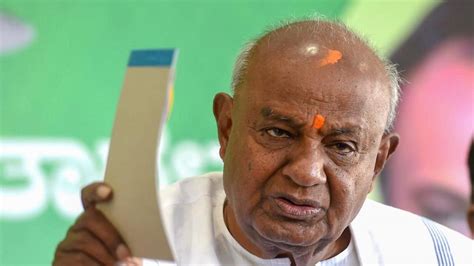 Deeply moved, says Deve Gowda on PM Modi’s offer after he tests Covid ...